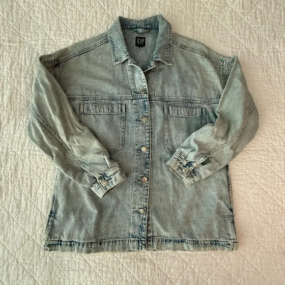 GAP Women's Faded Blue Jean Jacket - Picture 9 of 11